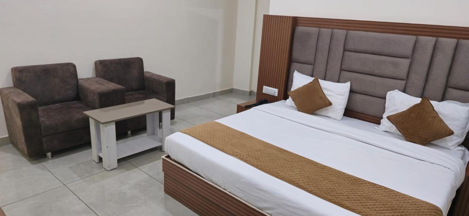Satya Residency Hotell Katra  Exteriör bild