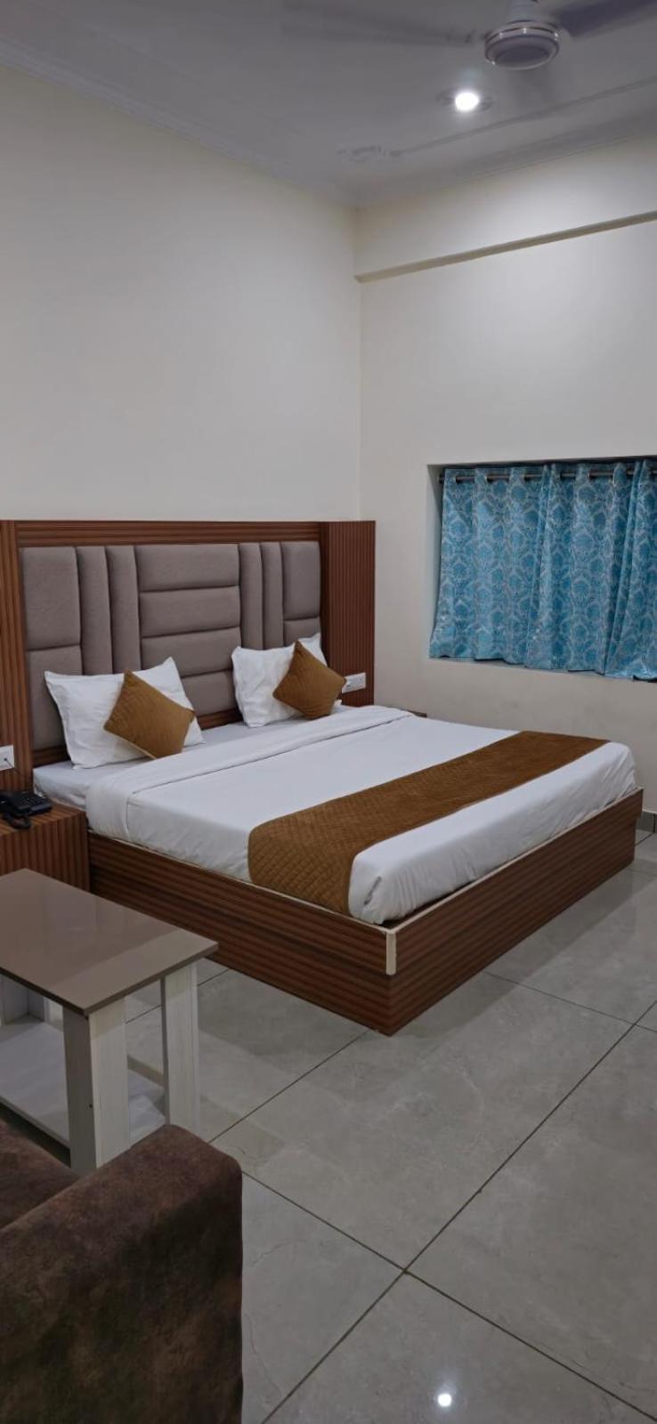 Satya Residency Hotell Katra  Exteriör bild