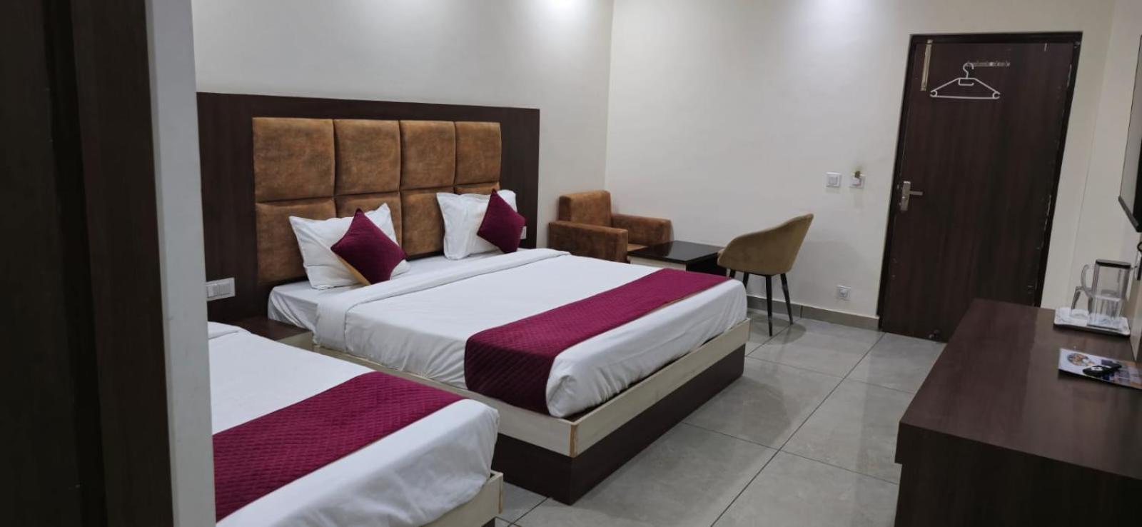 Satya Residency Hotell Katra  Exteriör bild