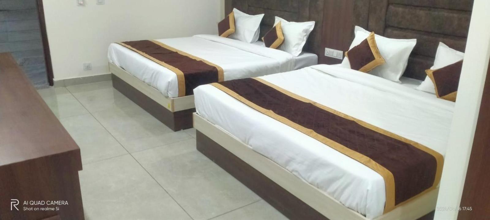 Satya Residency Hotell Katra  Exteriör bild