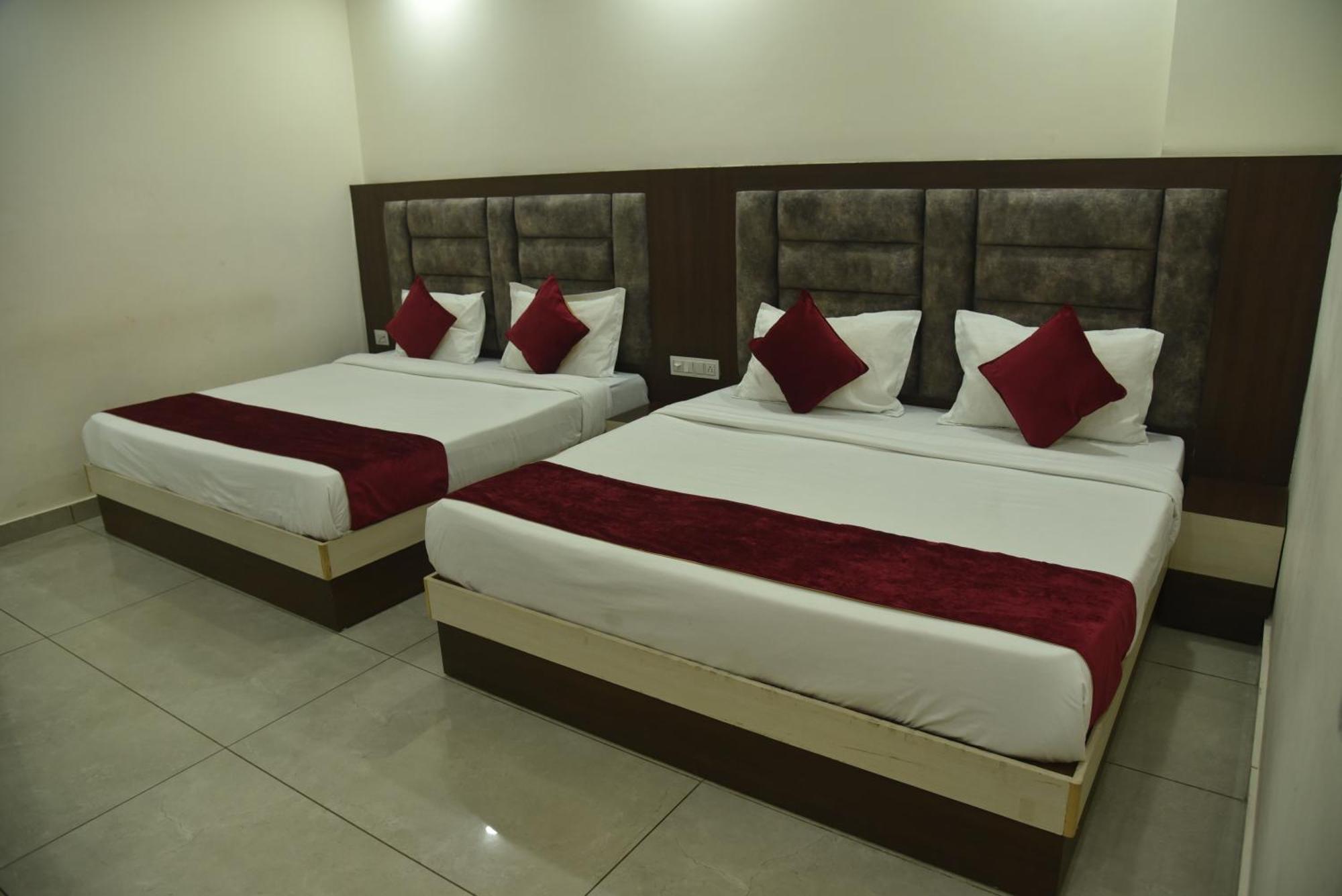 Satya Residency Hotell Katra  Exteriör bild
