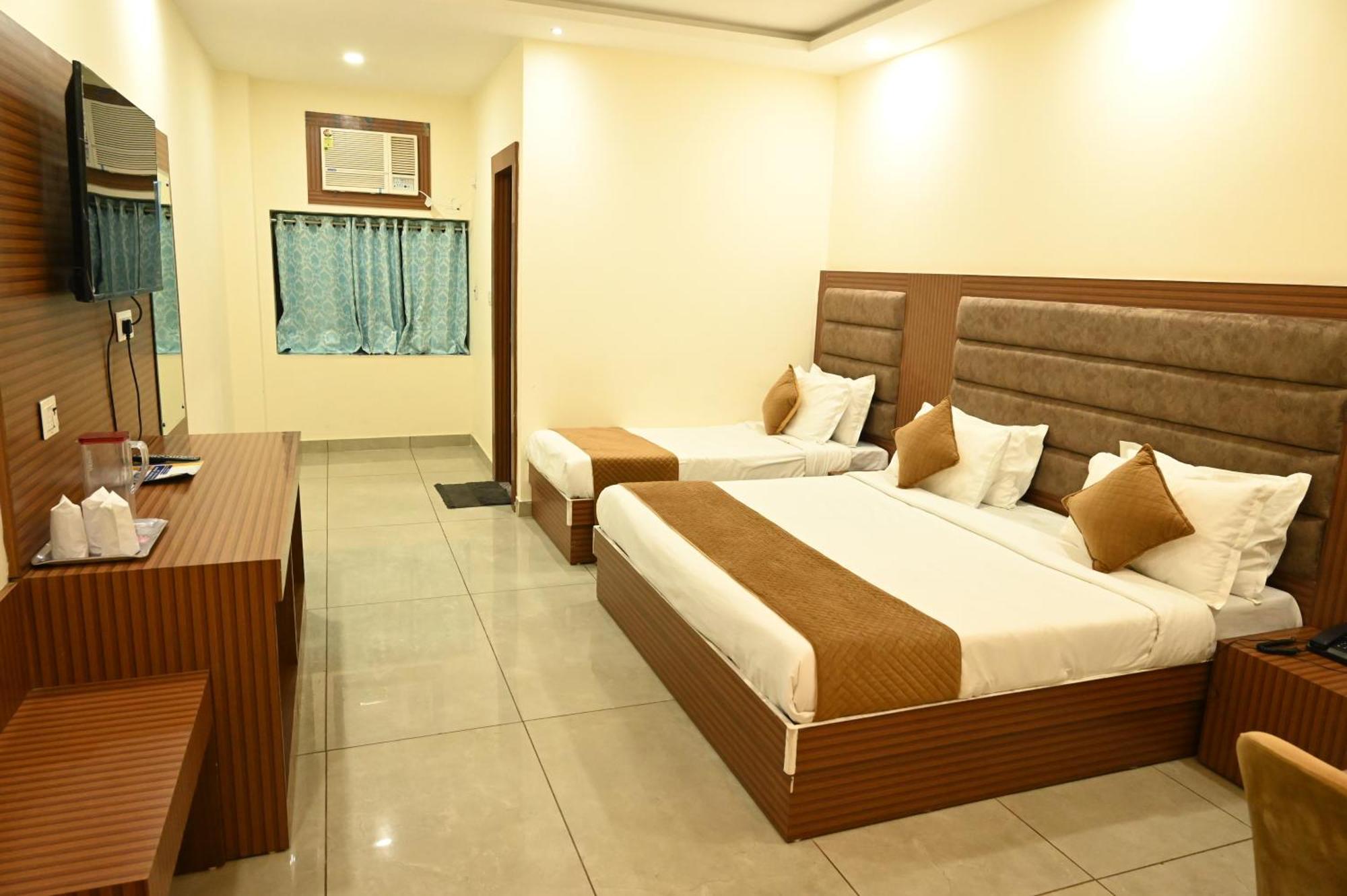 Satya Residency Hotell Katra  Exteriör bild