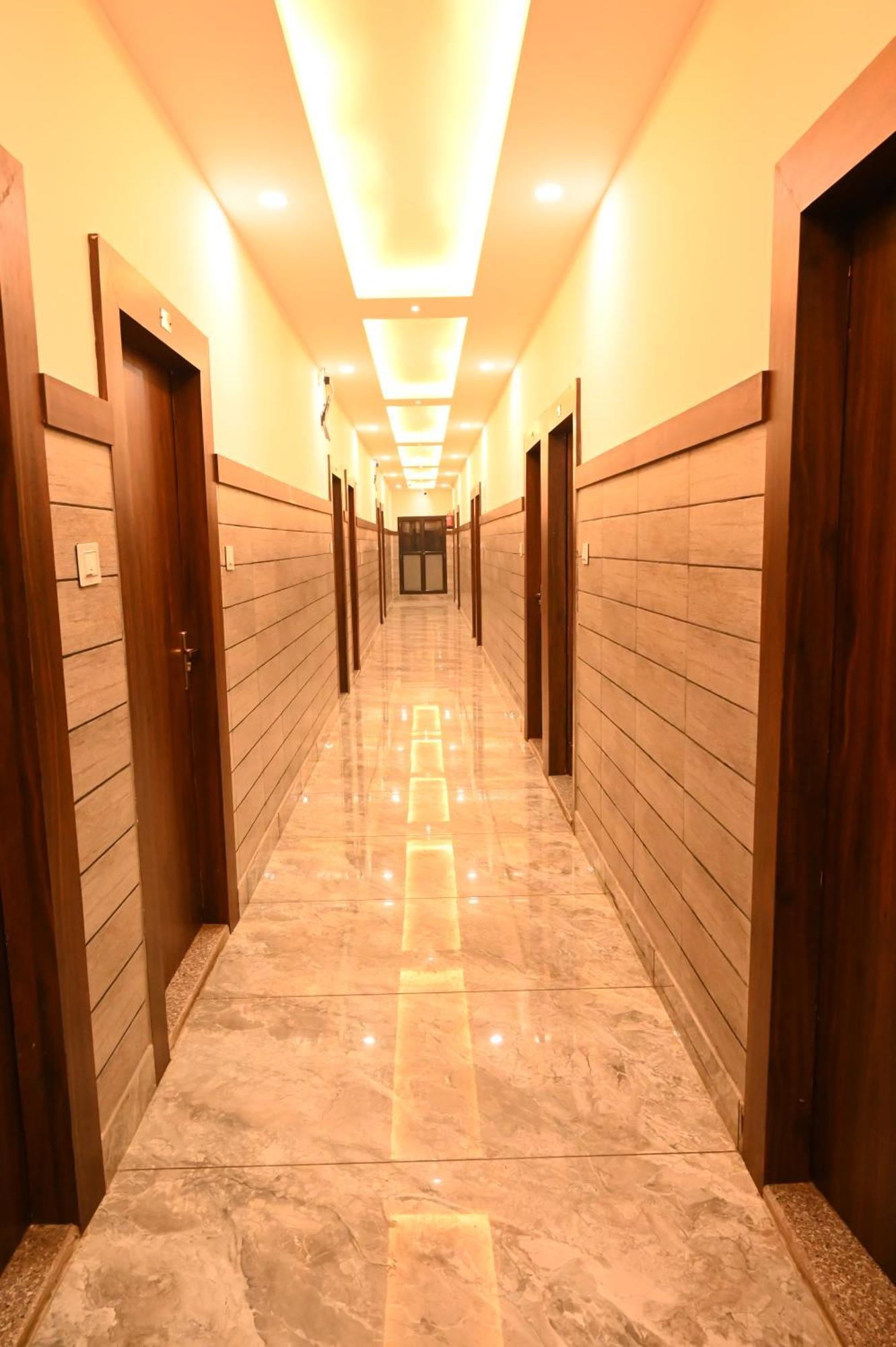 Satya Residency Hotell Katra  Exteriör bild