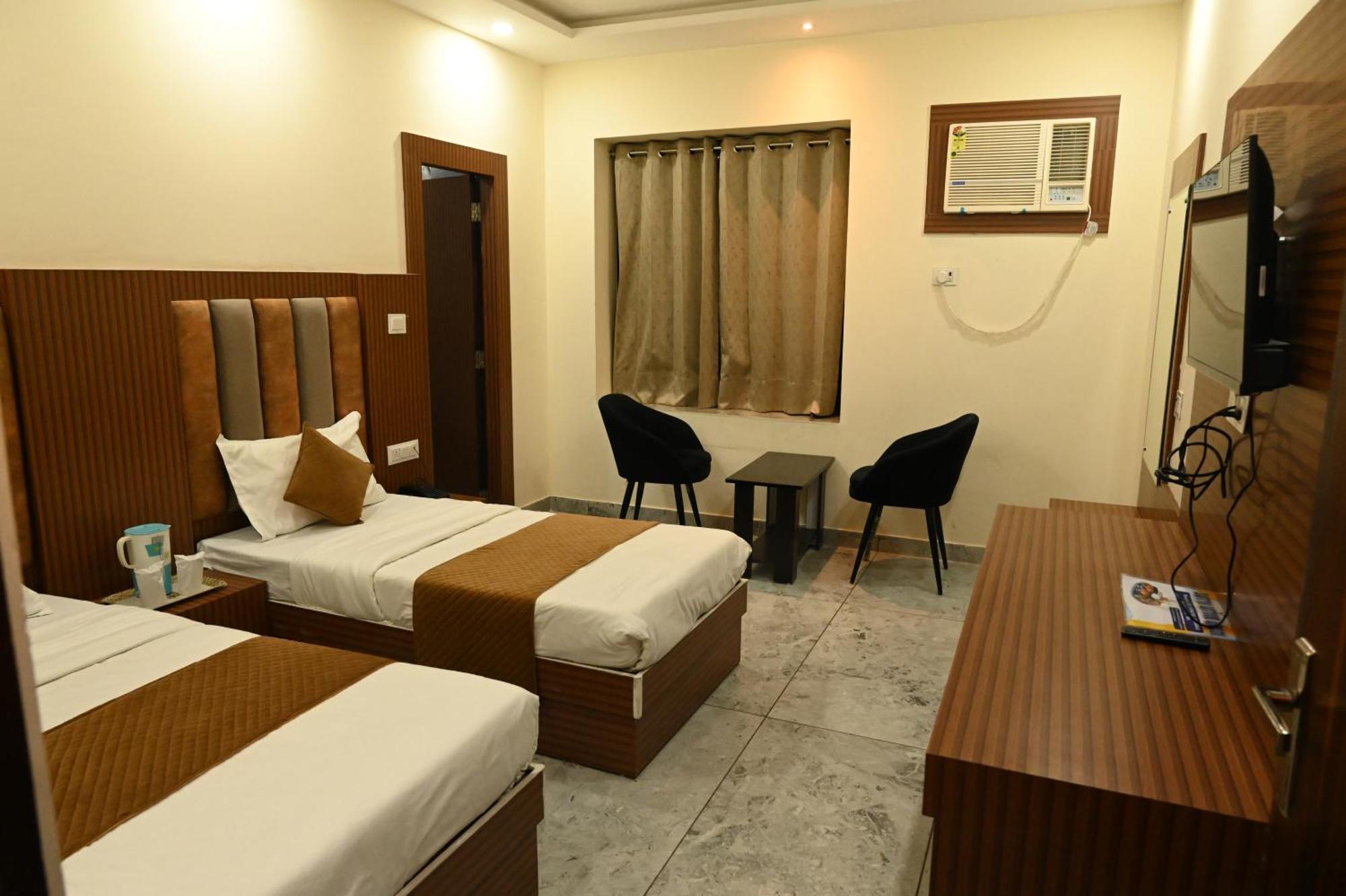 Satya Residency Hotell Katra  Exteriör bild