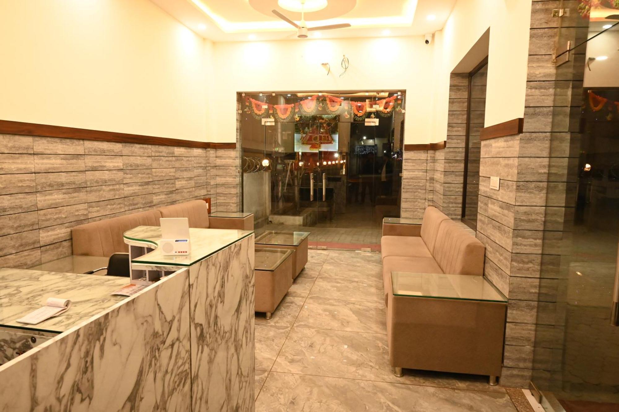 Satya Residency Hotell Katra  Exteriör bild