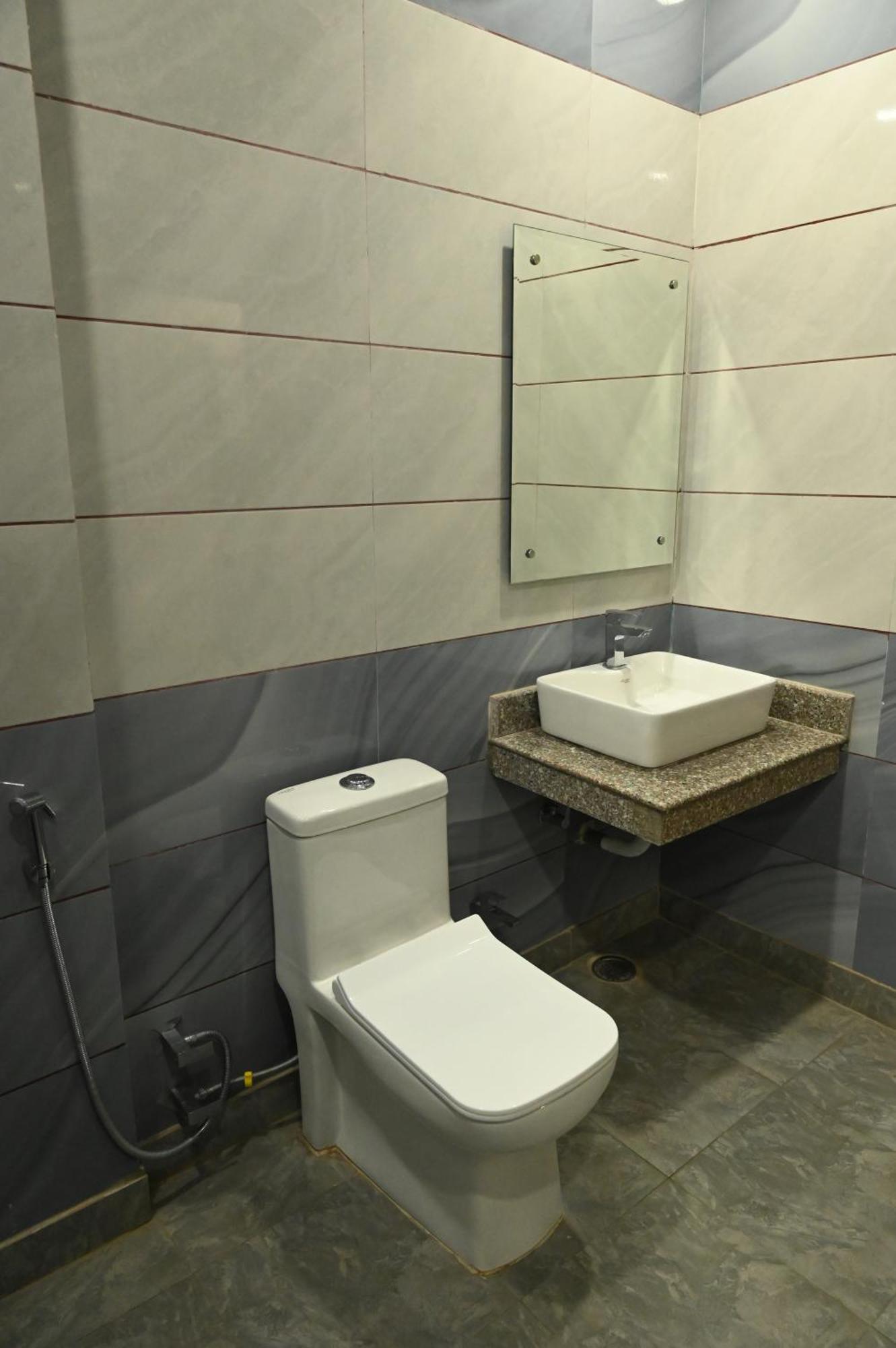 Satya Residency Hotell Katra  Exteriör bild
