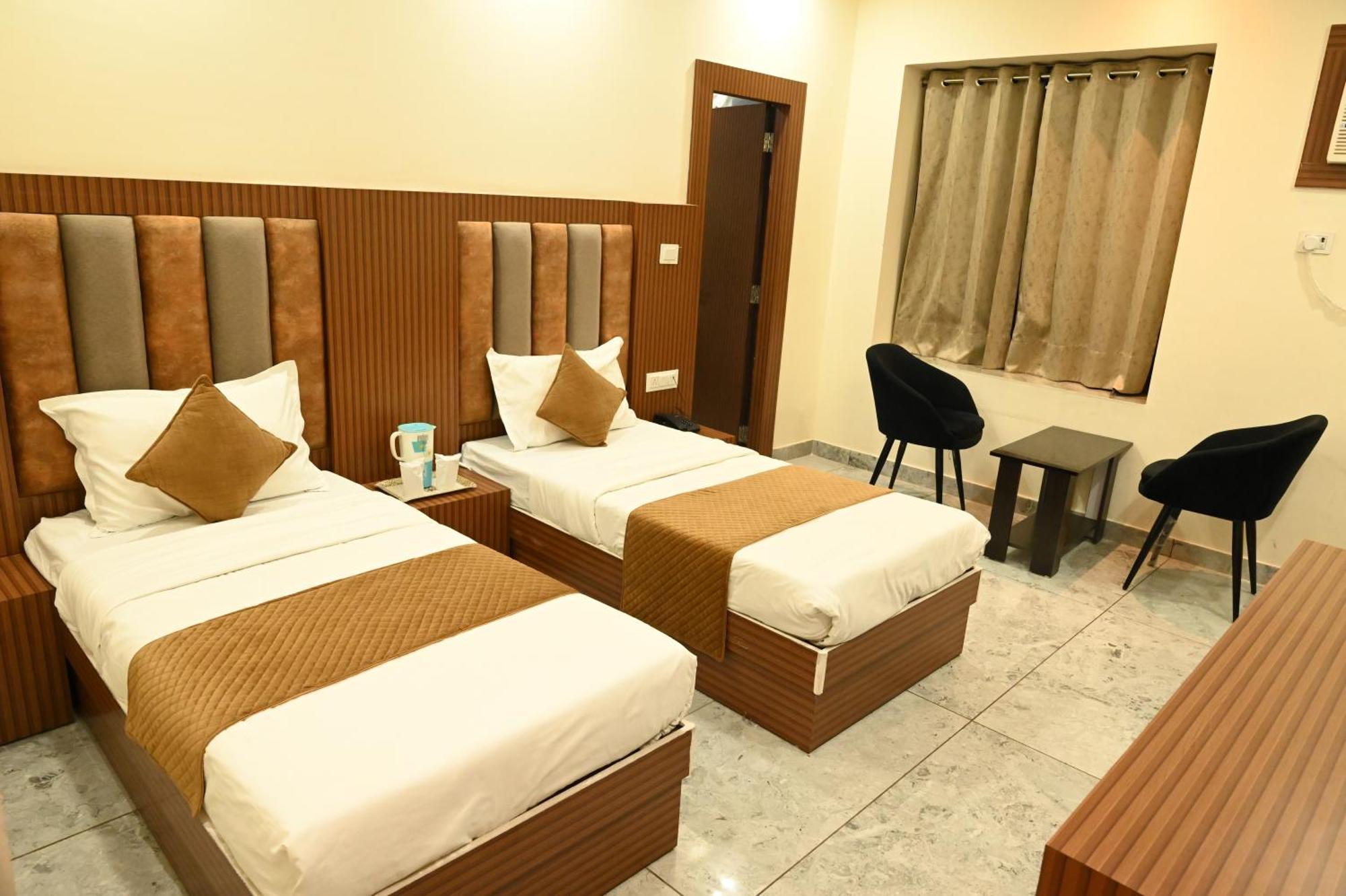 Satya Residency Hotell Katra  Exteriör bild